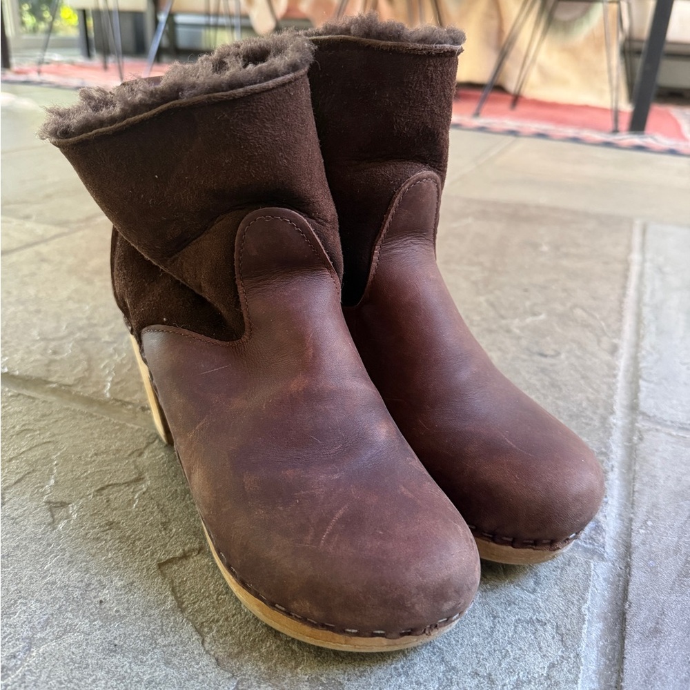 No. 6 clog size 10 USA